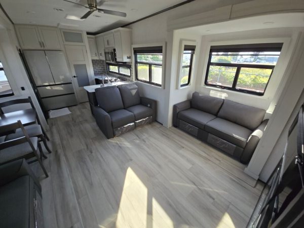 2025 Keystone Alpine 3910RK - Image 5