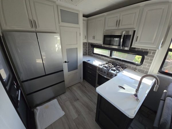 2025 Keystone Alpine 3910RK - Image 7