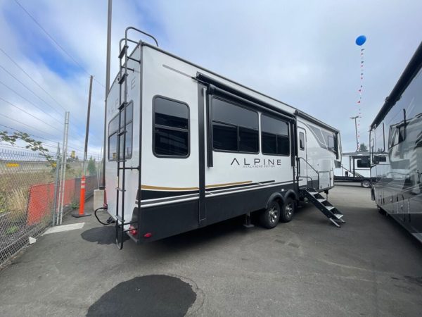 2025 Keystone Alpine Avalanche Edition 321RL - Image 3