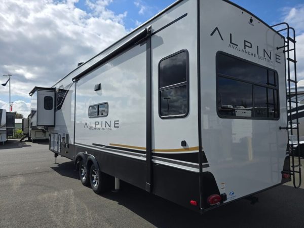2025 Keystone Alpine Avalanche Edition 321RL - Image 3
