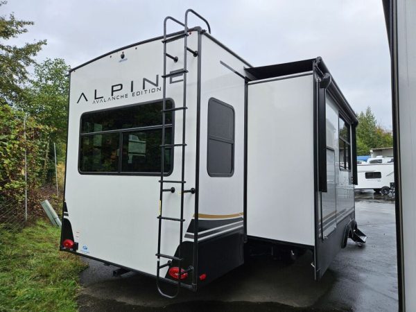 2025 Keystone Alpine Avalanche Edition 338GK - Image 4