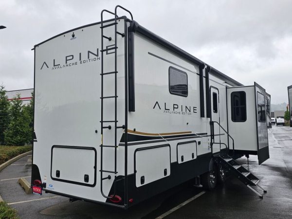 2025 Keystone Alpine Avalanche Edition 346FL - Image 4
