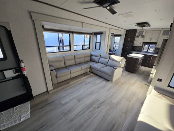 2025 Keystone Alpine Avalanche Edition 366LS - Image 6