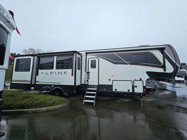 2025 Keystone Alpine Avalanche Edition 366LS - Image 2