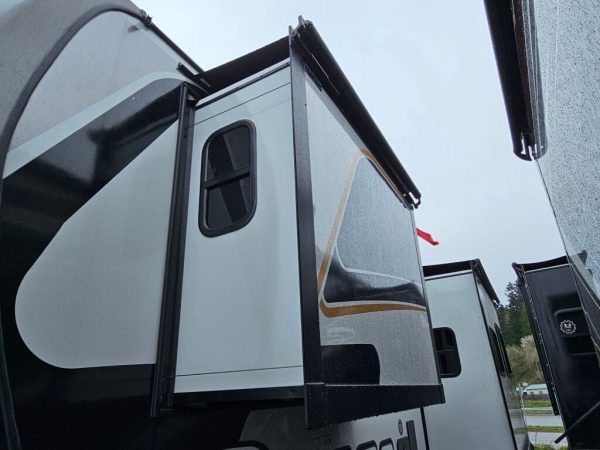 2025 Keystone Alpine Avalanche Edition 366LS - Image 6