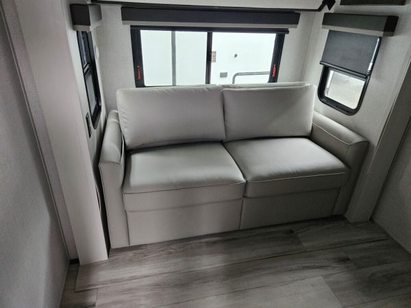 2025 Keystone Alpine Avalanche Edition 379MB - Image 16