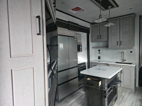 2025 Keystone Fuzion 373 - Image 13