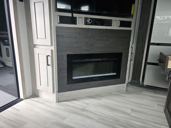 2025 Keystone Fuzion 373 - Image 15