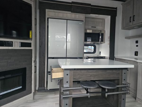 2025 Keystone Fuzion 373 - Image 18