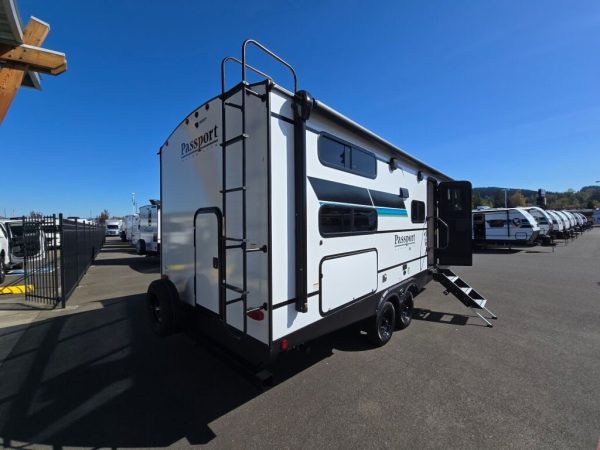 2025 Keystone Passport Super Lite 229BH - Image 9