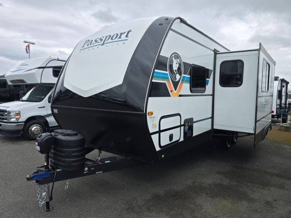 2025 Keystone Passport Super Lite 229BHWE - Image 3