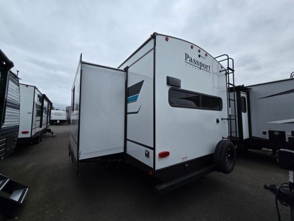 2025 Keystone Passport Super Lite 2450RKWE - Image 4