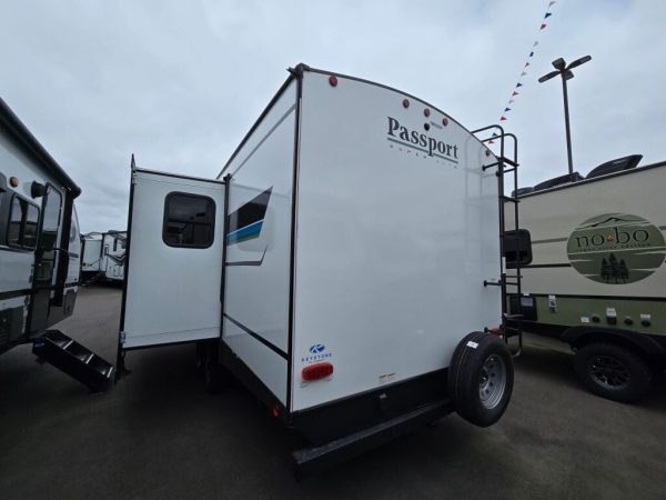 2025 Keystone Passport Super Lite 2605RBWE - Image 4