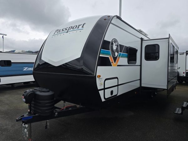 2025 Keystone Passport Super Lite 2605RBWE - Image 3