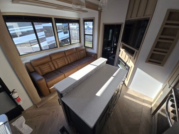 2025 Keystone Raptor 352 - Image 10