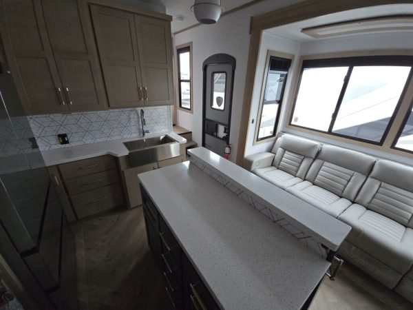 2025 Keystone Raptor 415 - Image 11