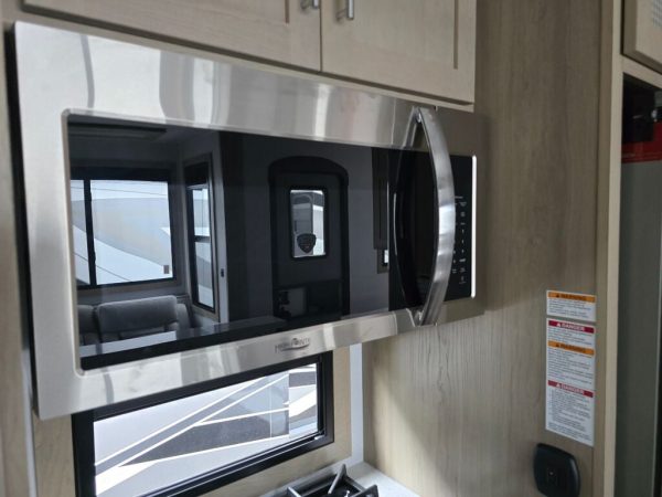 2025 Keystone Raptor 415 - Image 23