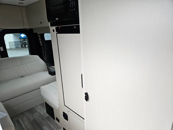 2025 Pleasure-Way Ascent TS - Image 11