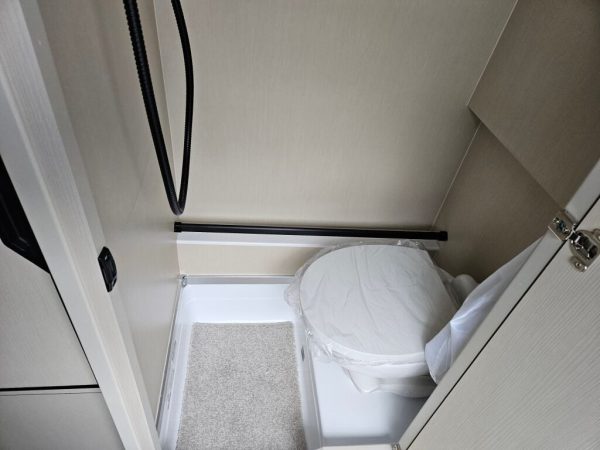 2025 Pleasure-Way Ascent TS - Image 10