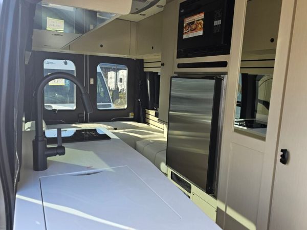 2025 Pleasure-Way Ontour 2.2 - Image 6