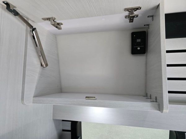 2025 Pleasure-Way Plateau FL - Image 35