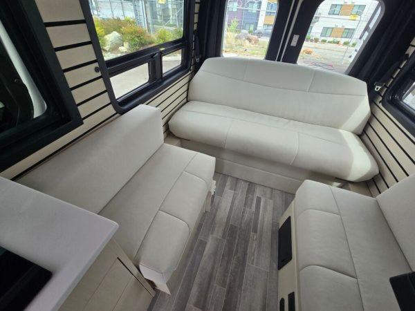 2025 Pleasure-Way Plateau TS - Image 19