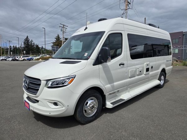 2025 Pleasure-Way Plateau TS - Image 10