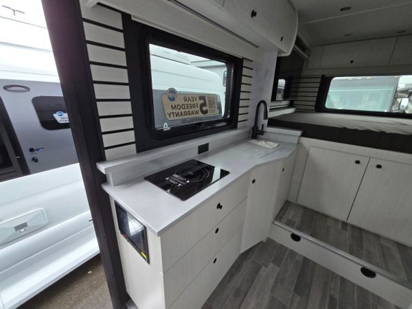 2025 Pleasure-Way Plateau XLRB Base - Image 8
