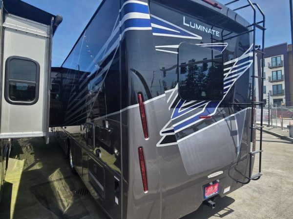 2025 Thor Motor Coach Luminate CC35 - Image 4