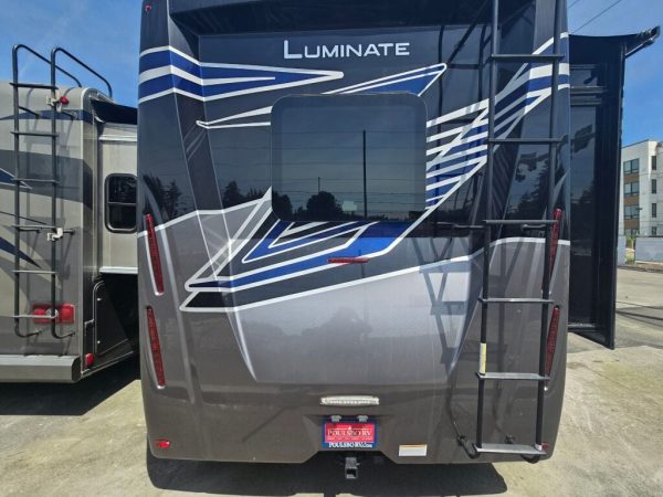 2025 Thor Motor Coach Luminate CC35 - Image 5
