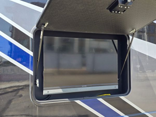 2025 Thor Motor Coach Luminate CC35 - Image 8