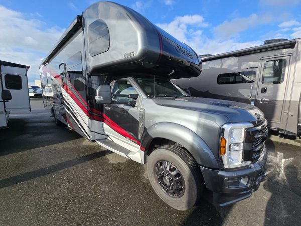 2025 Thor Motor Coach Omni RS36 - Image 17