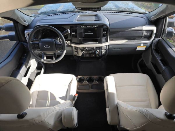 2025 Thor Motor Coach Omni RS36 - Image 5