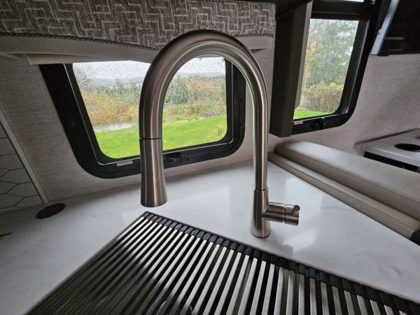 2025 Thor Motor Coach Omni XG32 - Image 15