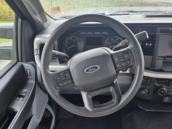 2025 Thor Motor Coach Omni XG32 - Image 22