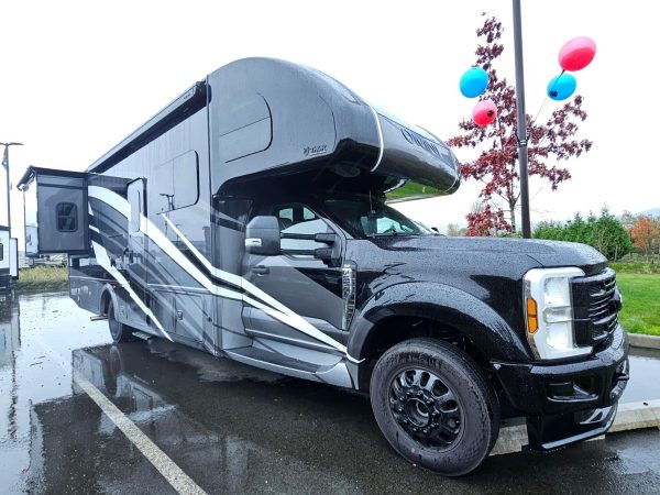 2025 Thor Motor Coach Omni XG32 - Image 30