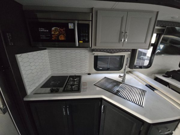 2025 Thor Motor Coach Omni XG32 - Image 11