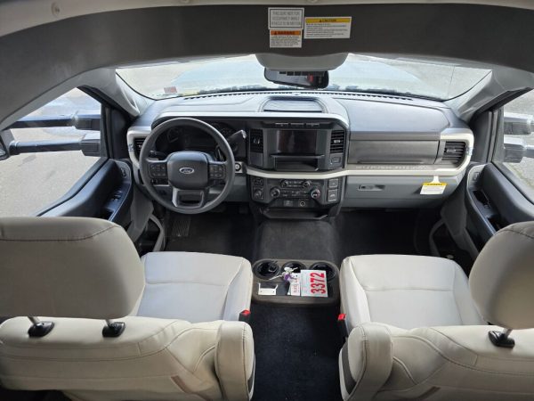 2025 Thor Motor Coach Omni XG32 - Image 6