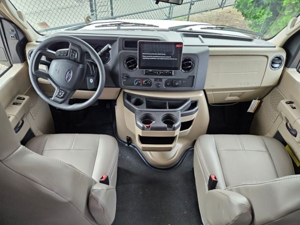 2025 Thor Motor Coach Quantum KW29 - Image 5
