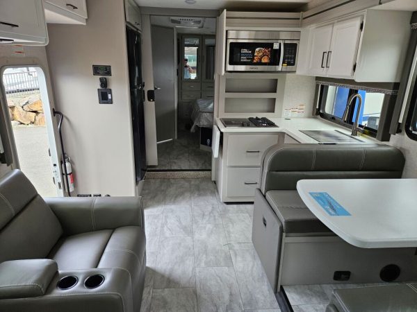 2025 Thor Motor Coach Quantum KW29 - Image 7