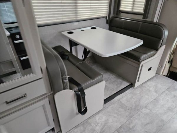 2025 Thor Motor Coach Quantum LC24 - Image 11