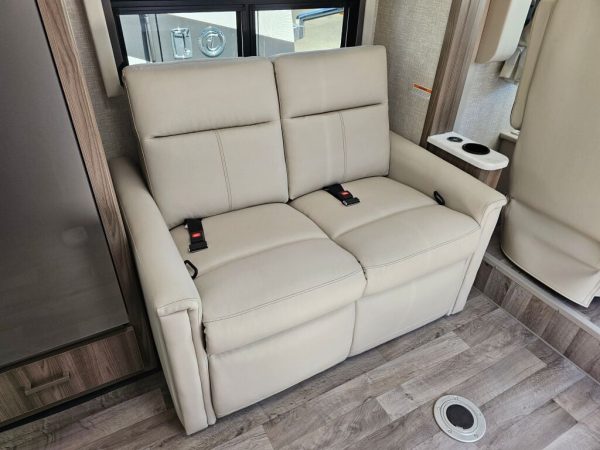 2025 Thor Motor Coach Vegas 26.1 - Image 14
