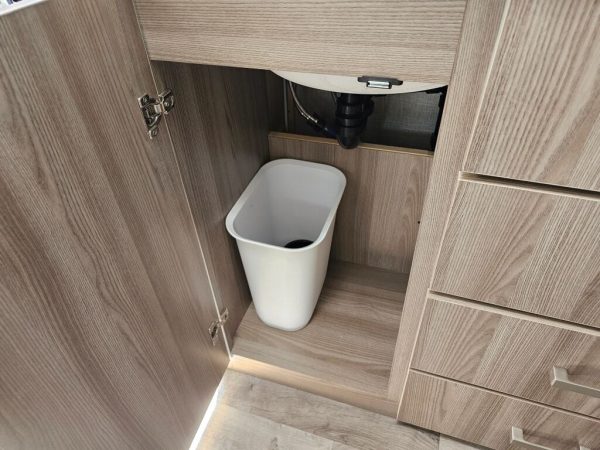 2025 Thor Motor Coach Vegas 26.1 - Image 23