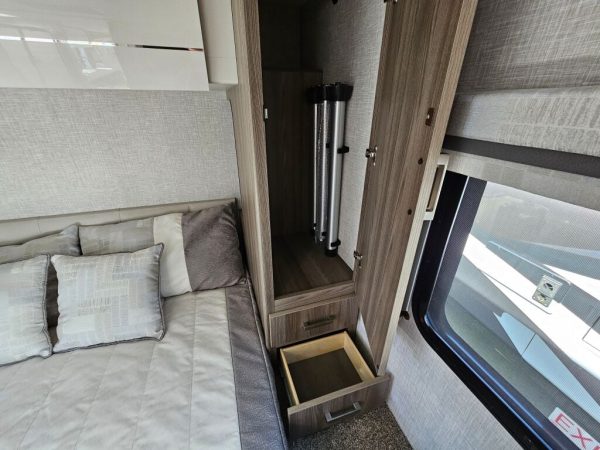 2025 Thor Motor Coach Vegas 26.1 - Image 25