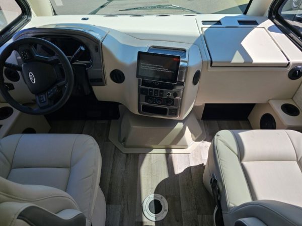 2025 Thor Motor Coach Vegas 26.1 - Image 30