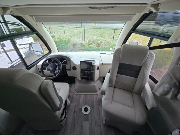 2025 Thor Motor Coach Vegas 26.2 - Image 9