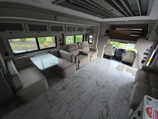 2025 Tiffin Motorhomes Allegro Bay 38AB - Image 12