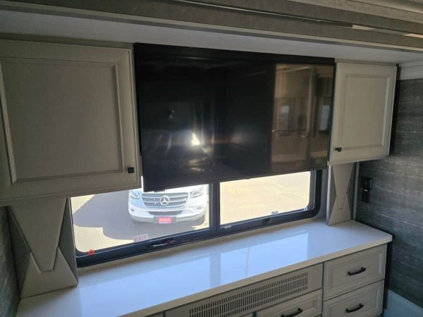 2025 Tiffin Motorhomes Allegro Bus 35CP - Image 14