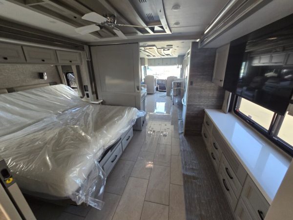 2025 Tiffin Motorhomes Allegro Bus 35CP - Image 21