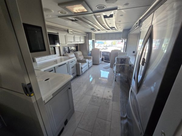 2025 Tiffin Motorhomes Allegro Bus 35CP - Image 22